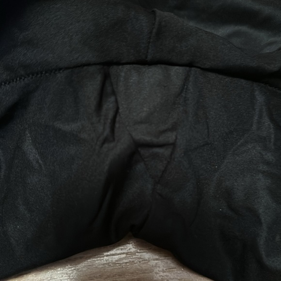 Noli Yoga Black Liquid Leggings size M NWOT - Picture 5 of 6